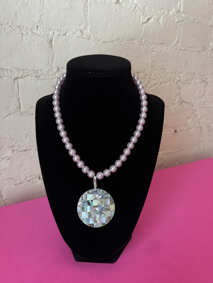 checkered abalone wired necklace (faux lavender pearl) - Image 2